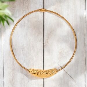 NWOT Elegant stainless steel 18 K gold, plated choker necklace